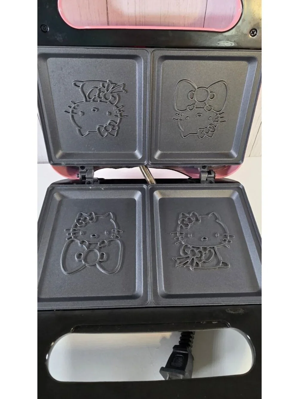 HELLO KITTY GRILLED CHEESE MAKER SANRIO PINK PANINI PRESS SANDWICH INDOOR GRILL
